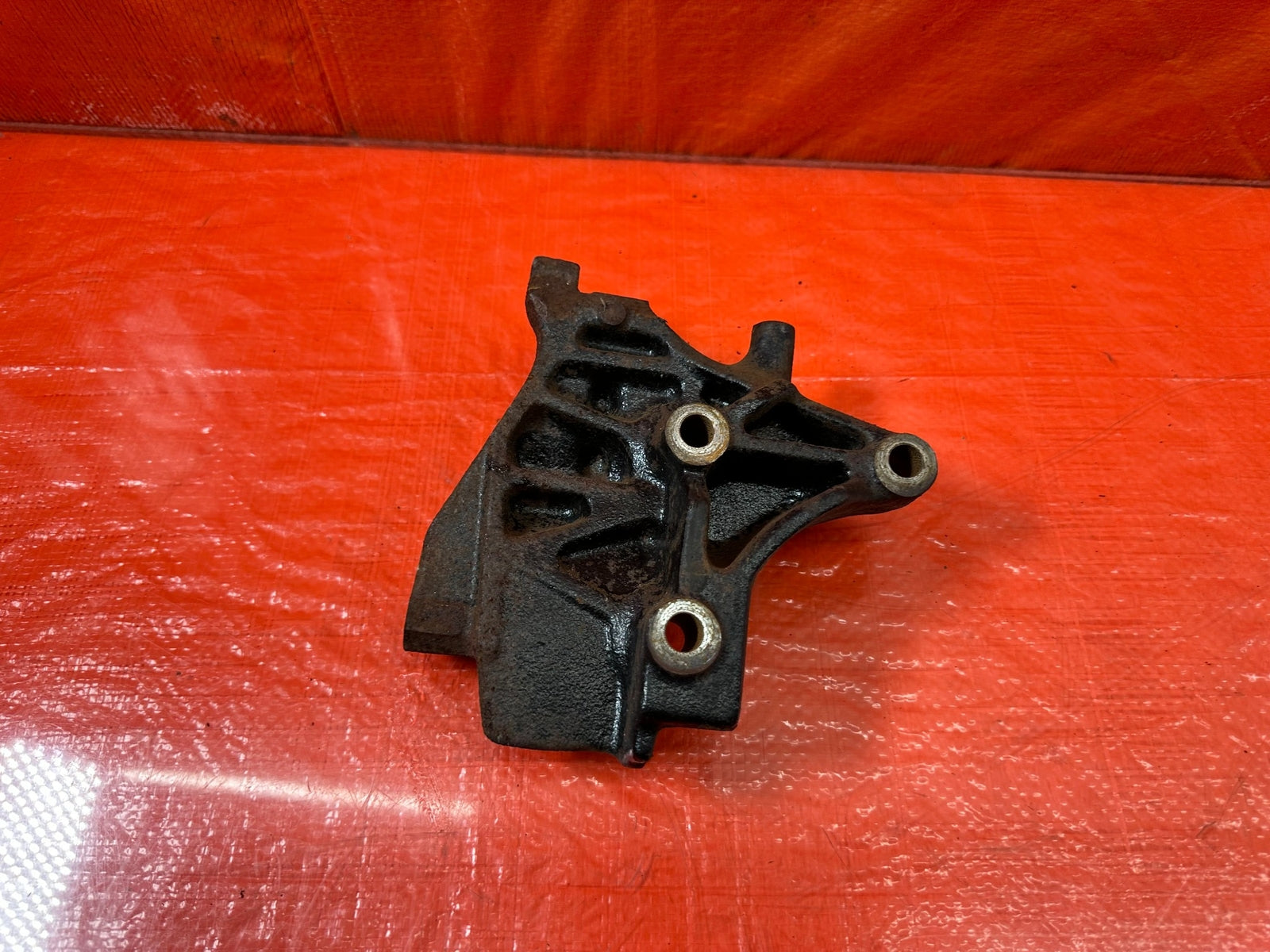 97 01 HONDA PRELUDE H22A4 H22A POWER STEERING PUMP MOUNTING BRACKET   OEM #2107
