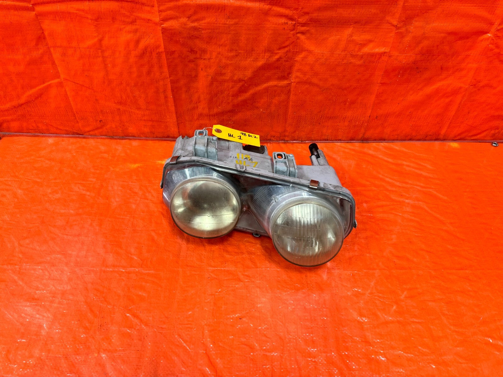94 01 ACURA INTEGRA 2D   HEADLIGHT HEADLAMP   PASSENGER RIGHT   OEM FACTORY 98DC0