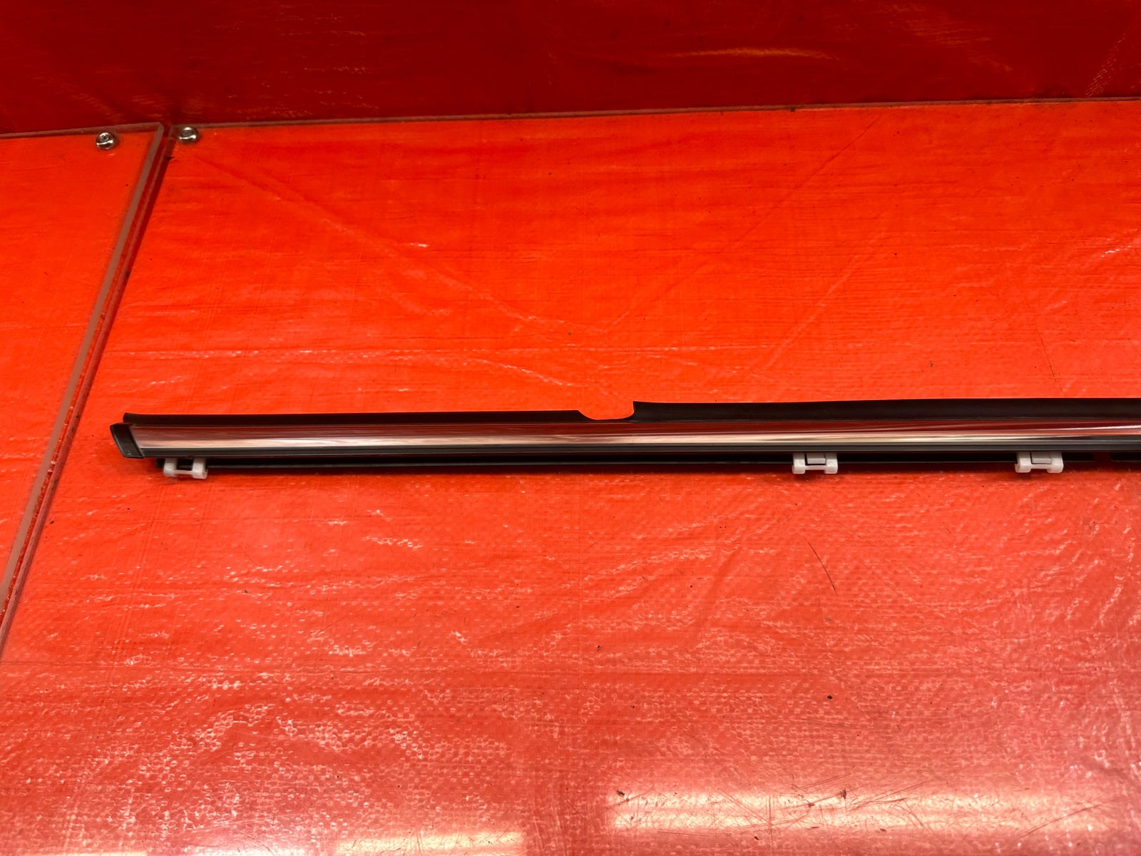 08 15 LANCER EVOLUTION X EVO 10   RIGHT REAR EXTERIOR GLASS TRIM MOLDING OEM 2067