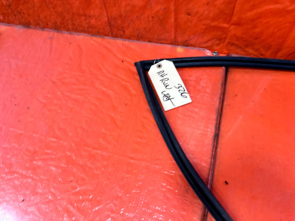 90 91 HONDA CIVIC HATCHBACK   RIGHT WINDOW GLASS DOOR RUN CHANNEL OEM 3278
