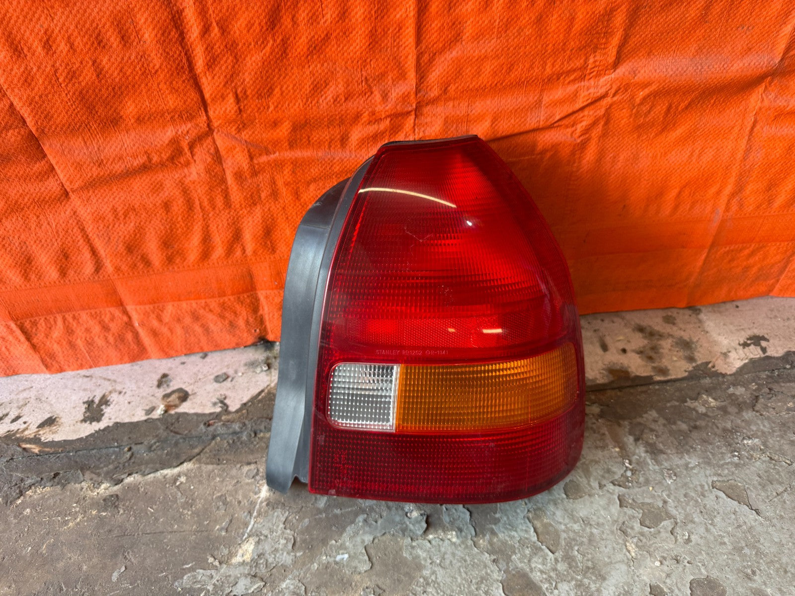 96 98 HONDA CIVIC   HATCHBACK   EK9 TYPE R   PASSENGER RIGHT TAIL LIGHT LAMP OEM5
