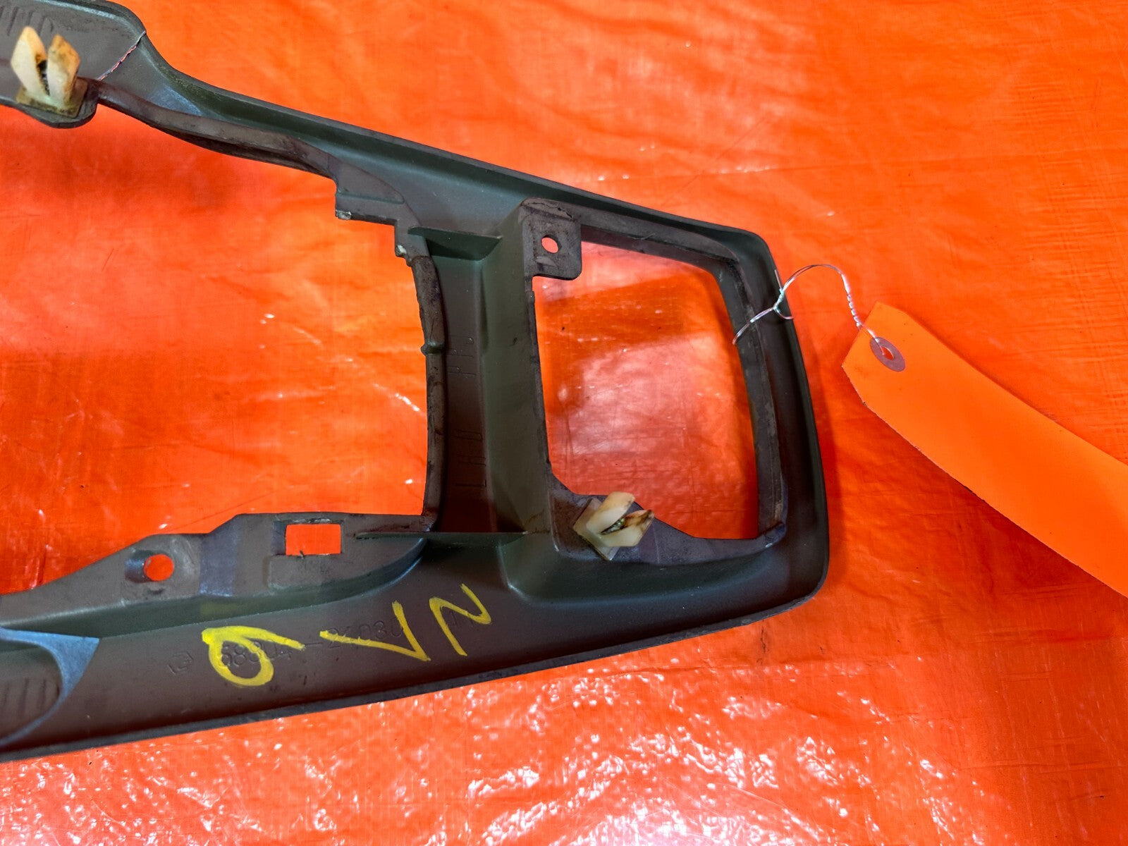 92 00 LEXUS SC300   MANUAL SHIFTER CONSOLE TRIM BEZEL   TAN COLOR   OEM #27614