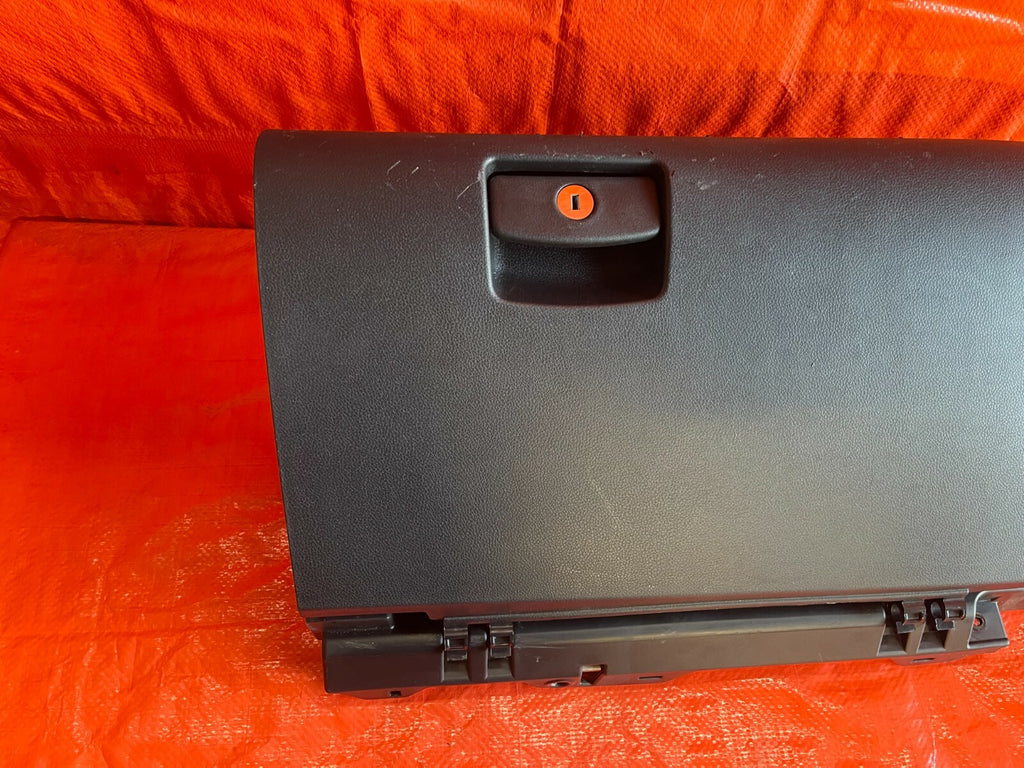 18 21 SUBARU CROSSTREK   GLOVE BOX   BLACK IN COLOR   HAS SOME SCUFFS   OEM #723