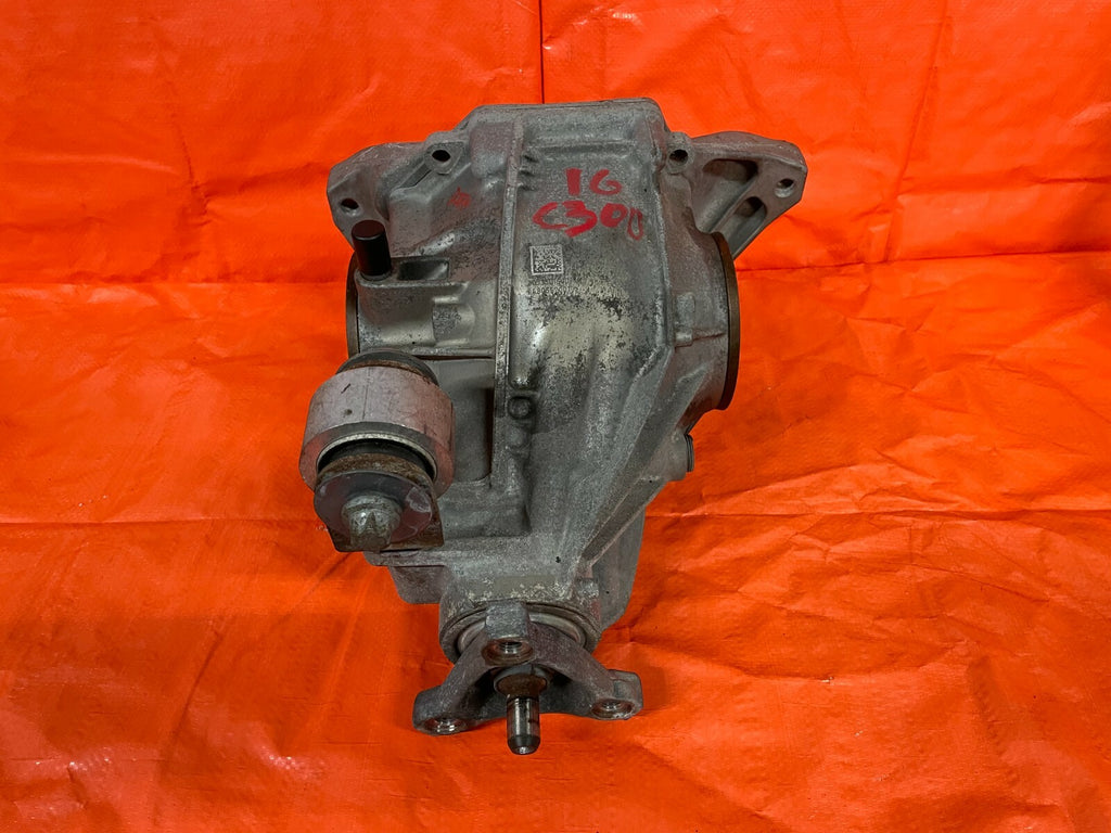 16 17 MERCEDES BENZ C300 W205   4MATIC   REAR DIFFERENTIAL CARRIER PUMPKIN OEM2