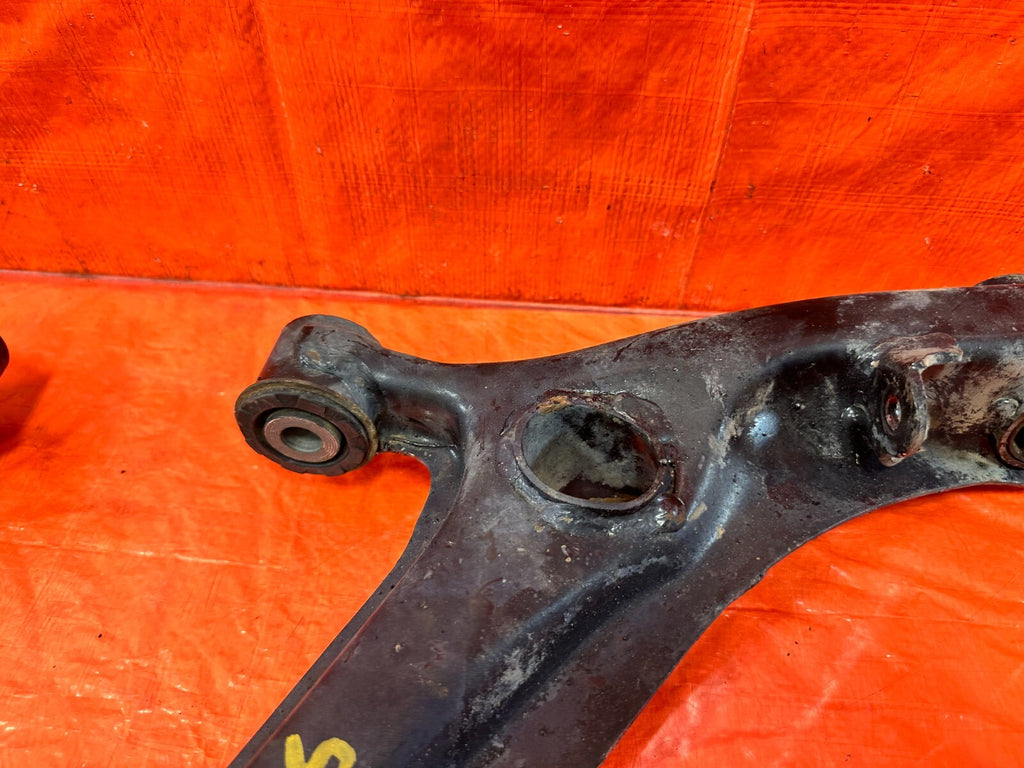 99 00 HONDA CIVIC SI EM1   LEFT AND RIGHT FRONT LOWER CONTROL ARMS   OEM #2853