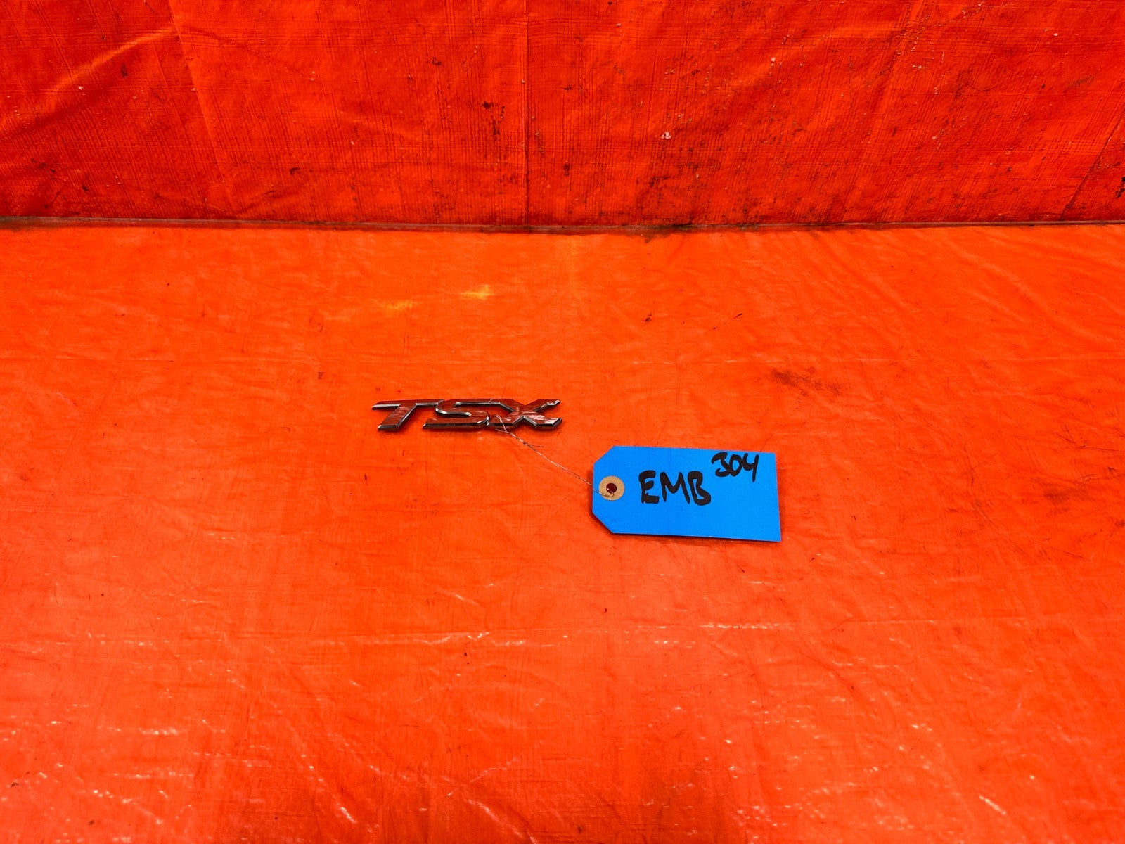 04 08 ACURA TSX   TRUNK MOUNTED " TSX " TRUNK BADGE EMBLEM LOGO INSIGNIA OEM 3040