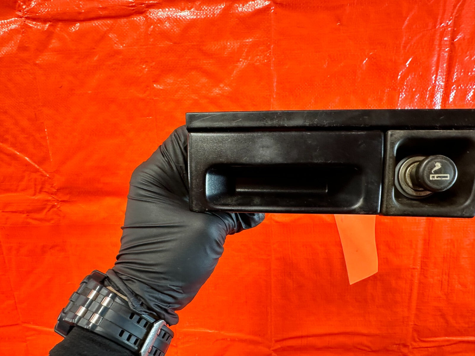 94   01 ACURA INTEGRA   FRONT CONSOLE PANEL ASH TRAY HOUSING   BLACK   OEM 2813