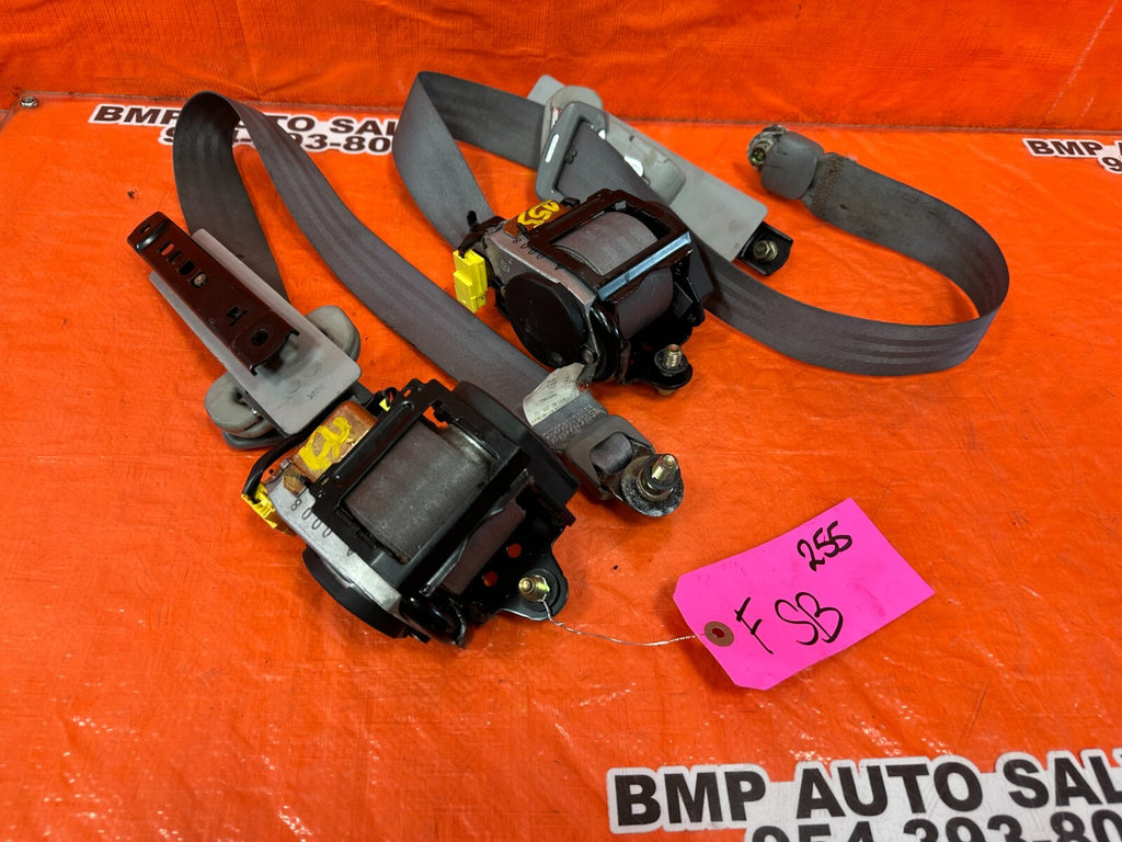 04 05 ACURA TSX   LEFT & RIGHT FRONT SEAT BELTS   GRAY COLOR   OEM FACTORY #2554