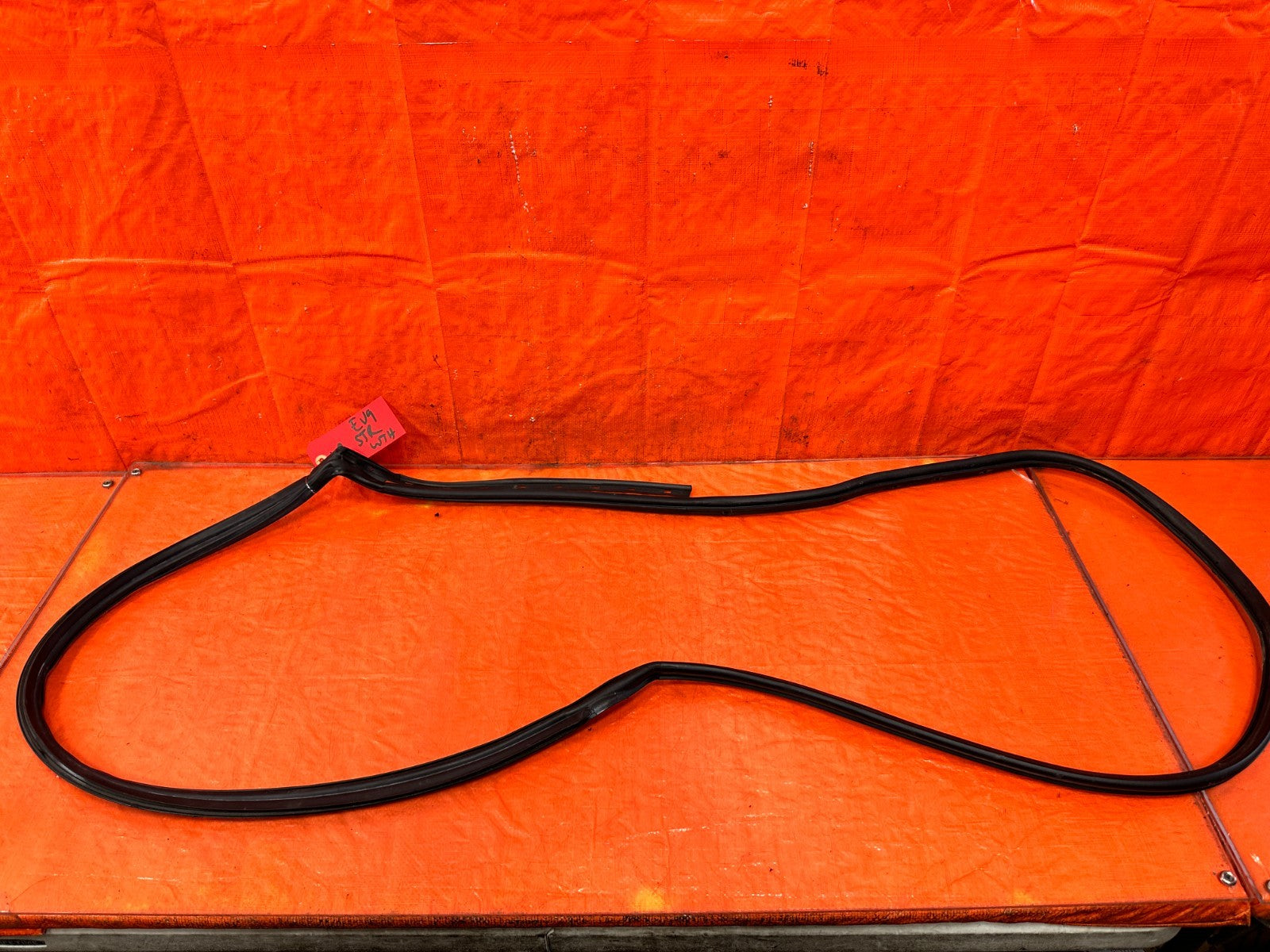 03 05 LANCER EVOLUTION EVO VIII IX 8 9   LEFT REAR DOOR WEATHER STRIP OEM EV90