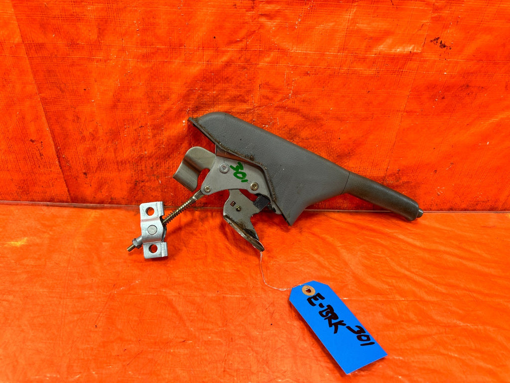 97 01 HONDA CR V CRV   EMERGENCY / PARKING BRAKE HANDLE GRIP LEVER OEM #3010