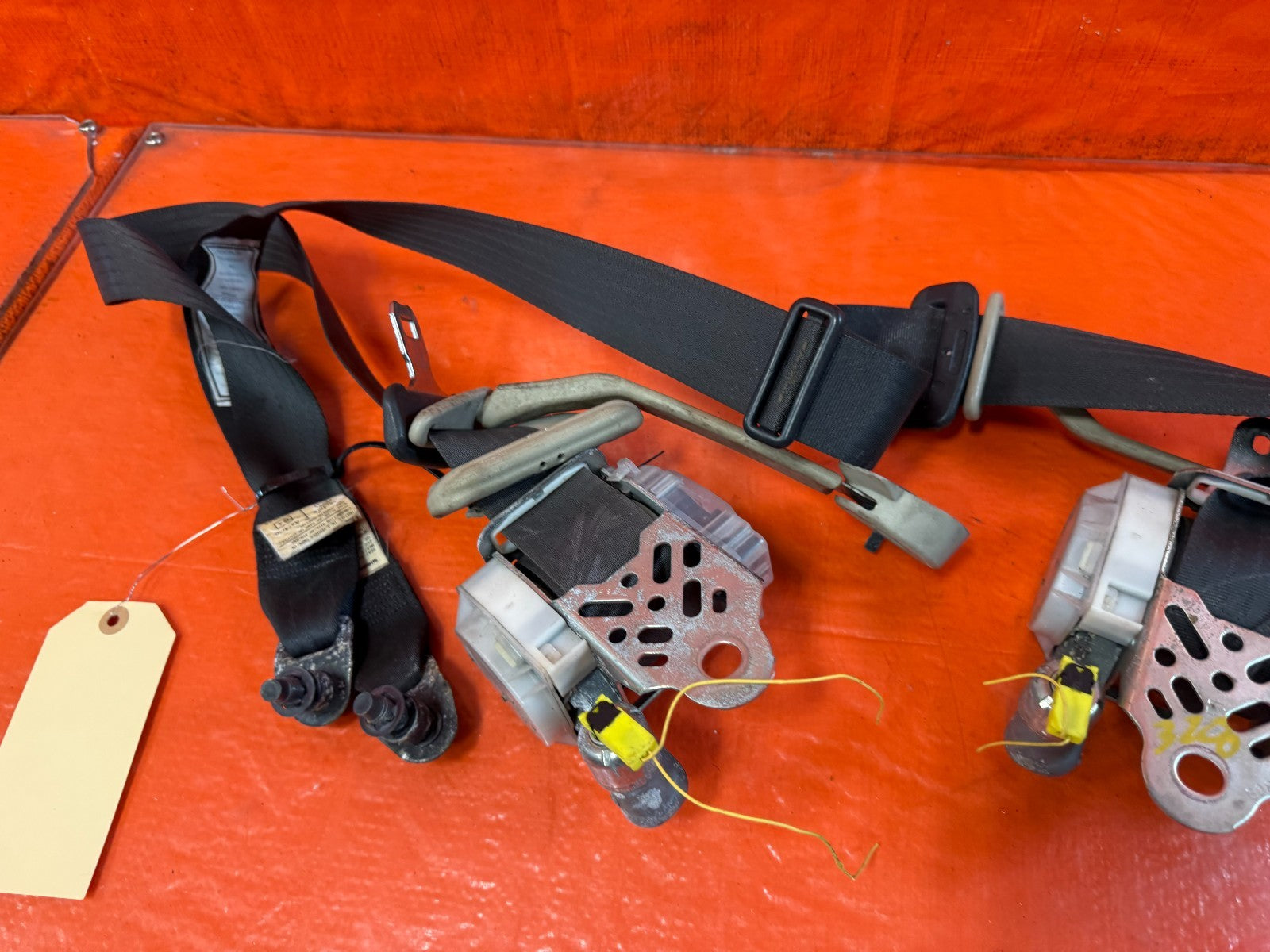 08 13 INFINITI G37 COUPE 2D   LEFT & RIGHT FRONT SEAT BELTS   OEM FACTORY #3288