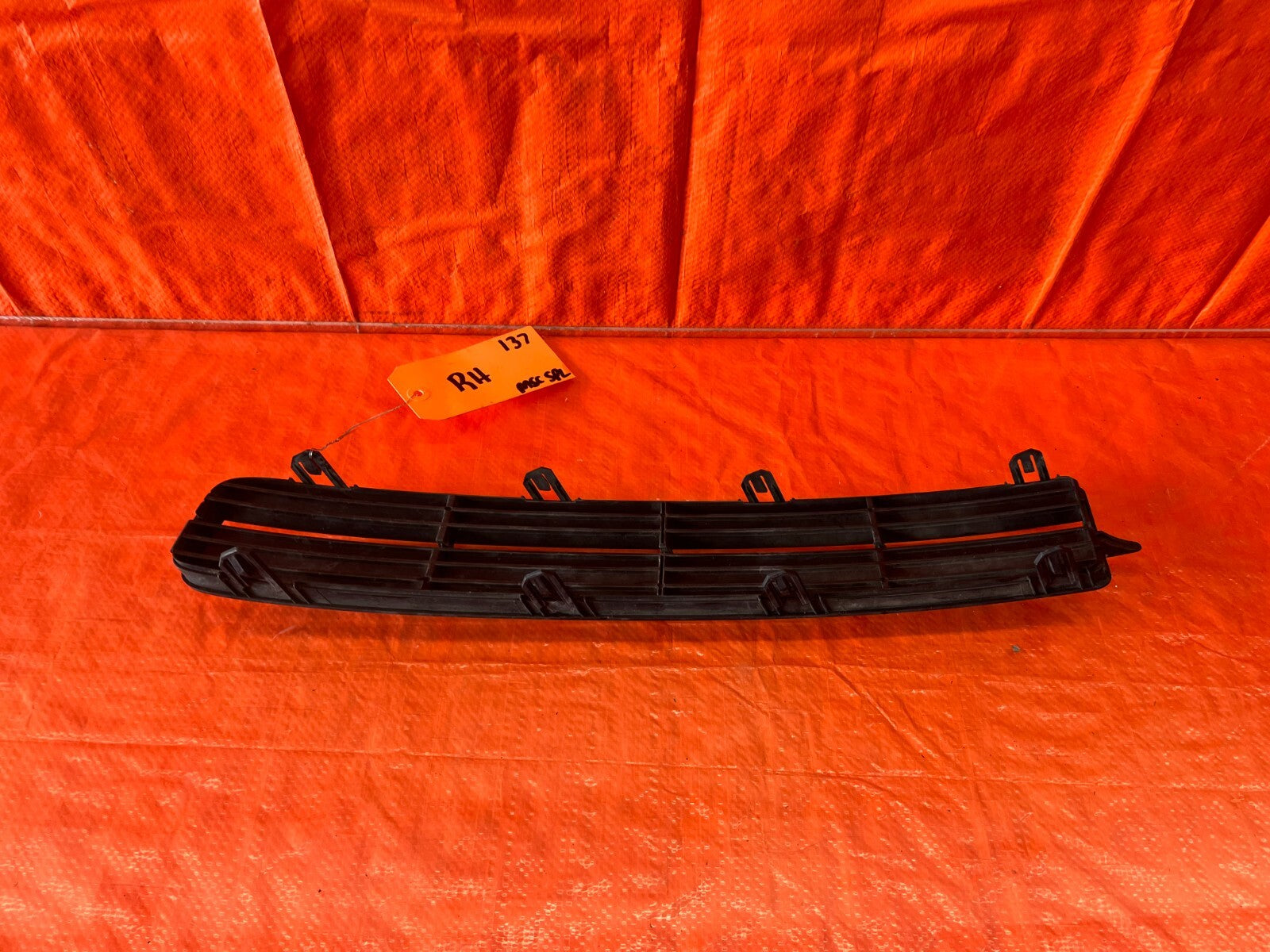 04 06 ACURA TL   FRONT BUMPER INSERT   PASSENGER RIGHT SIDE   OEM FACTORY #1388