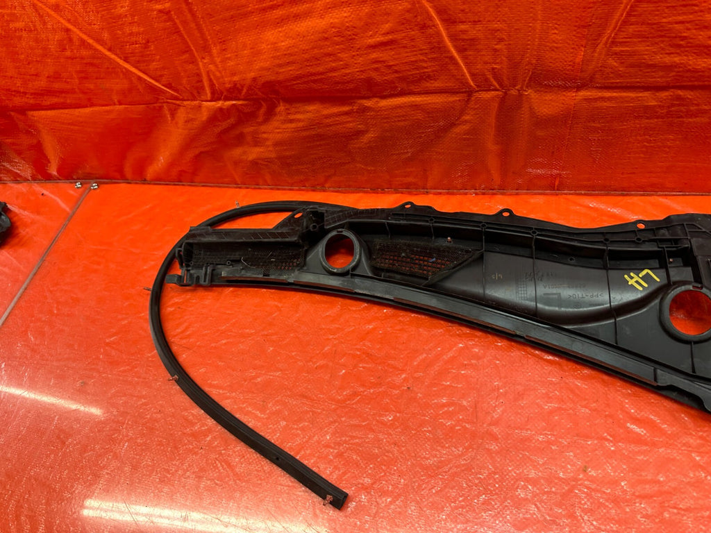 08 15 INFINITI G37 & Q60   2D COUPE   WIPER COWL TRIM   LEFT SIDE   OEM #20711