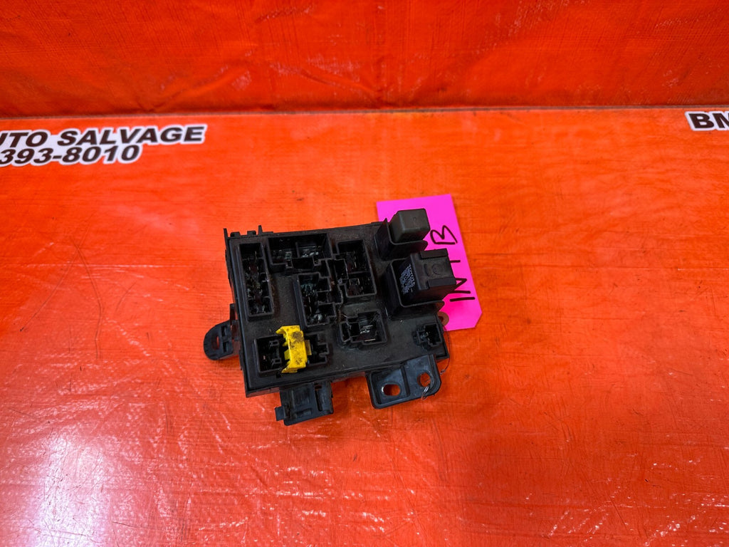 1996 96 TOYOTA TACOMA   2RZ FE 2.4L   INTERIOR CABIN UNDER DASH FUSE BOX PANEL  8