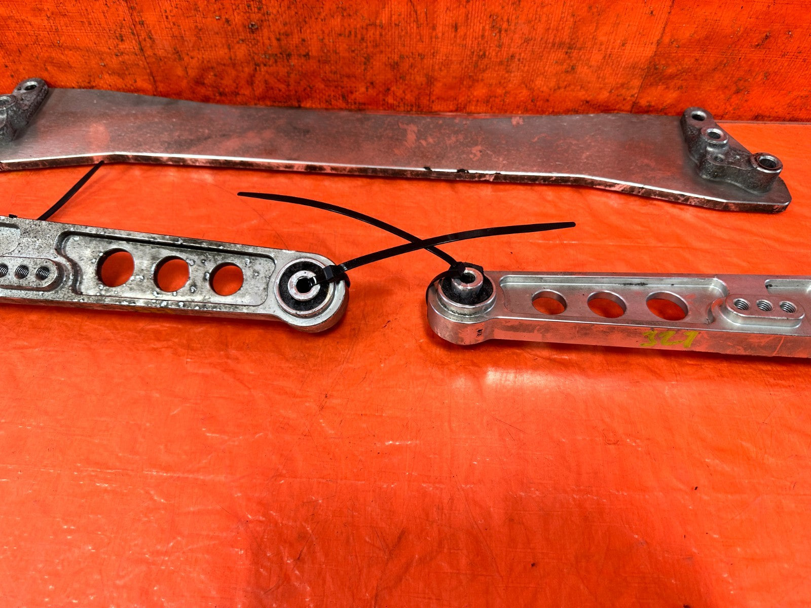 92 95 HONDA CIVIC    ALUMINUM REAR SUBFRAME BRACE LOWER CONTROL ARM #32714