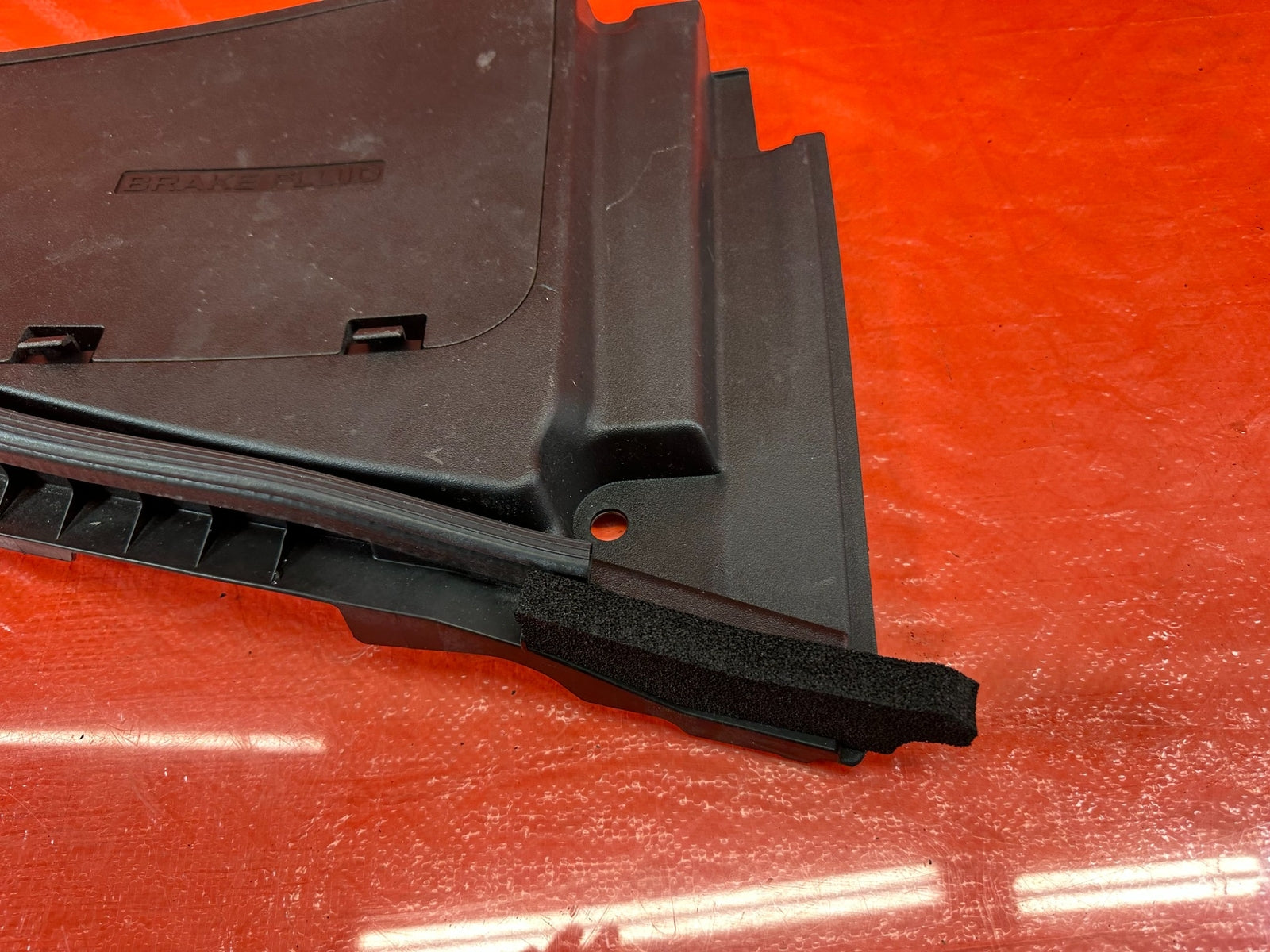 14 20 INFINITI Q50 Q60   BRAKE FLUID UNDER HOOD TRAY FRAME PLASTIC   OEM #1856