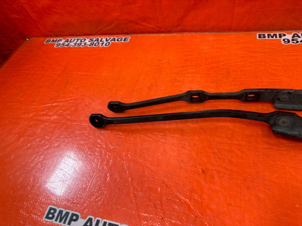 02 10 LEXUS SC430 LEFT AND RIGHT REAR SUB FRAME BRACE EXTENSION BRACKETS OEM 26110