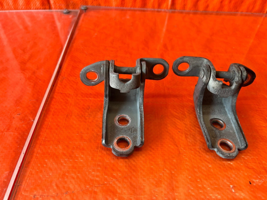 02 06 ACURA RSX   PASSENGER RIGHT FRONT DOOR HINGE SET UPPER LOWER   OEM #1396