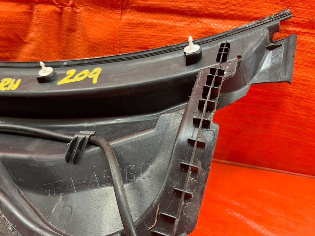 04 05 ACURA TSX   WINDSHIELD WIPER COWL PASSENGER RIGHT SIDE   OEM FACTORY #20912