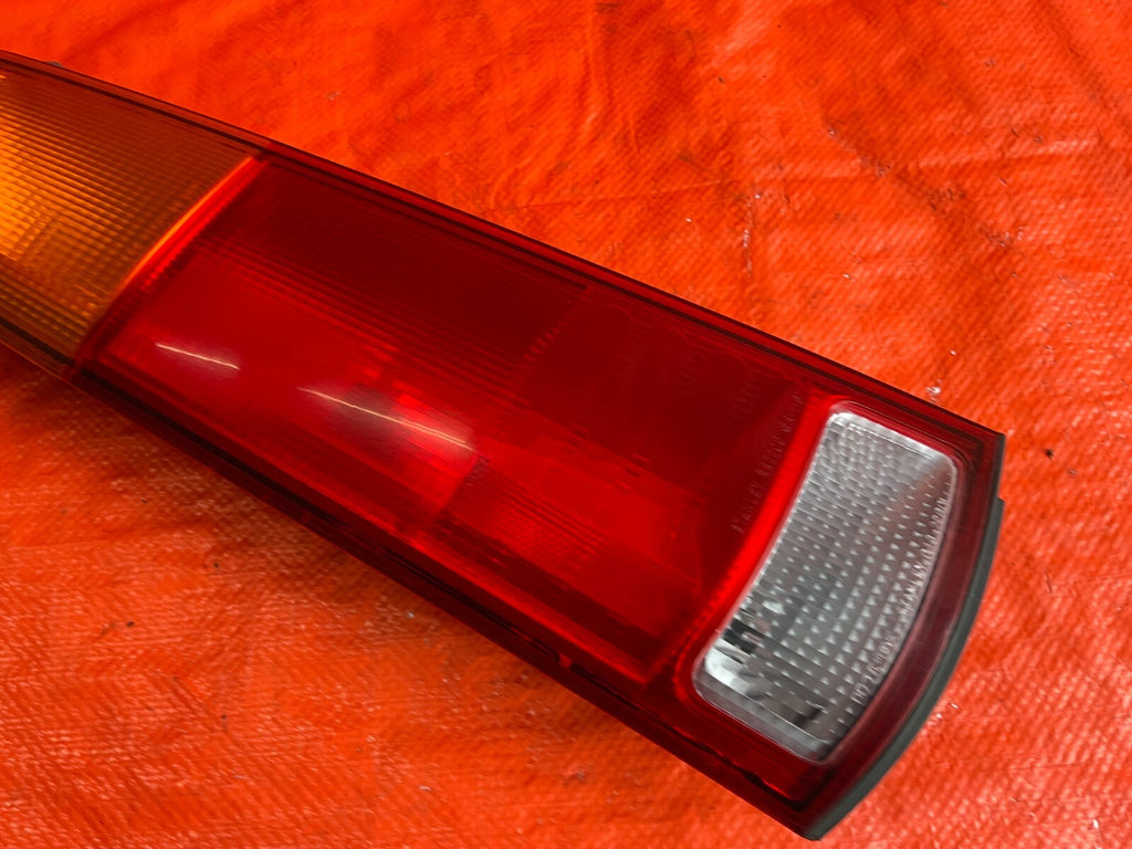 97 01 HONDA CR V CRV   DRIVER LEFT   EXTERIOR TAIL LIGHT LAMP W/ HARNESS OEM #672