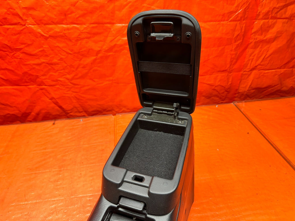 97 01 HONDA PRELUDE 5 SPEED MANUAL CENTER CONSOLE SHIFTER TRIM BEZEL OEM #3358