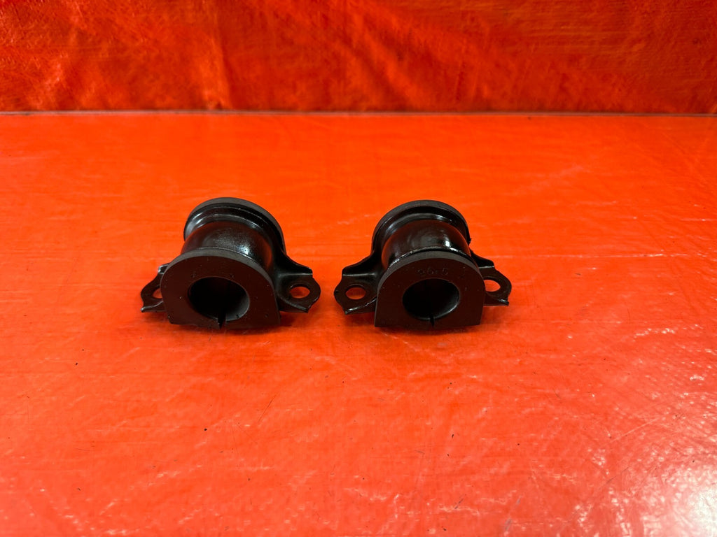 04 07 HONDA S2000   FRONT SWAY STABILIZER BAR BUSHINGS AND BRACKETS   OEM #19718