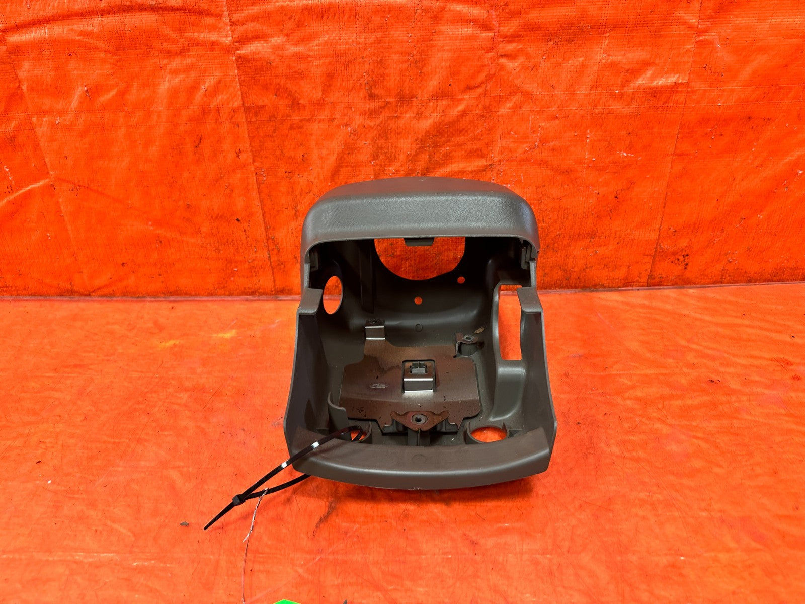 02 06 ACURA RSX   KEY IGNITION STEERING COLUMN COVER BOTTOM ONLY TAN   OEM #3154