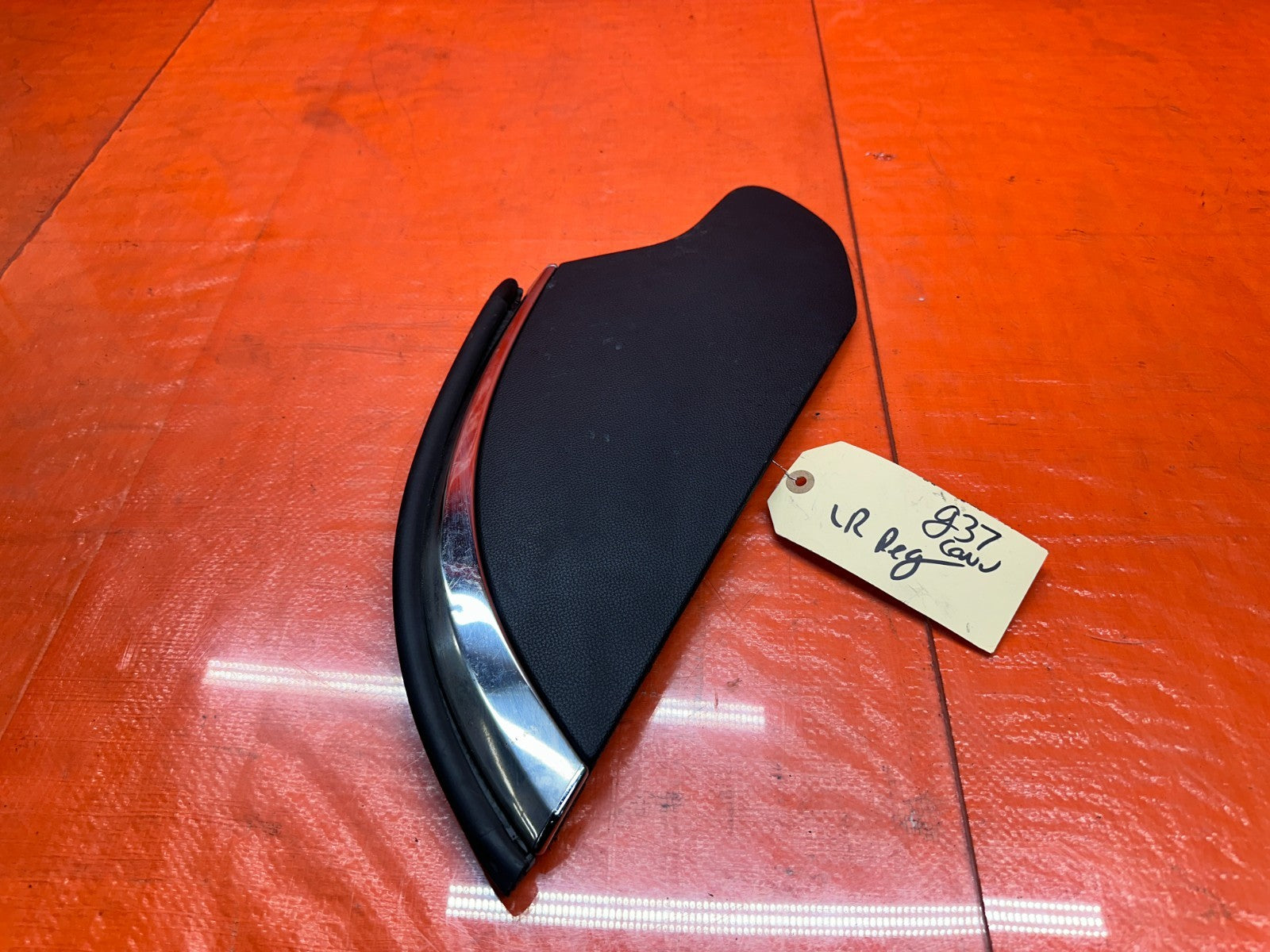 08 15 INFINITI G37 CONVERTIBLE   DRIVER LEFT PARCEL SHELF FLAP COVER   OEM    0