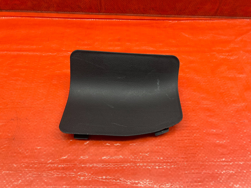 02 05 HONDA CIVIC SI EP3 HATCHBACK   TAIL LIGHT TRIM PLASTIC COVER RIGHT OEM 1760