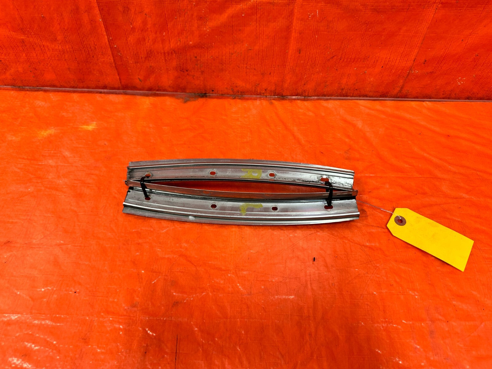 93 97 HONDA DEL SOL   LEFT AND RIGHT TARGA TOP BRACKETS   OEM #2940