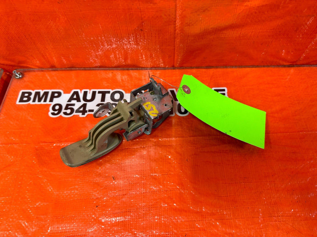 08 12 HONDA ACCORD SEDAN 2.4L   FUEL RELEASE LEVER   OEM #2513