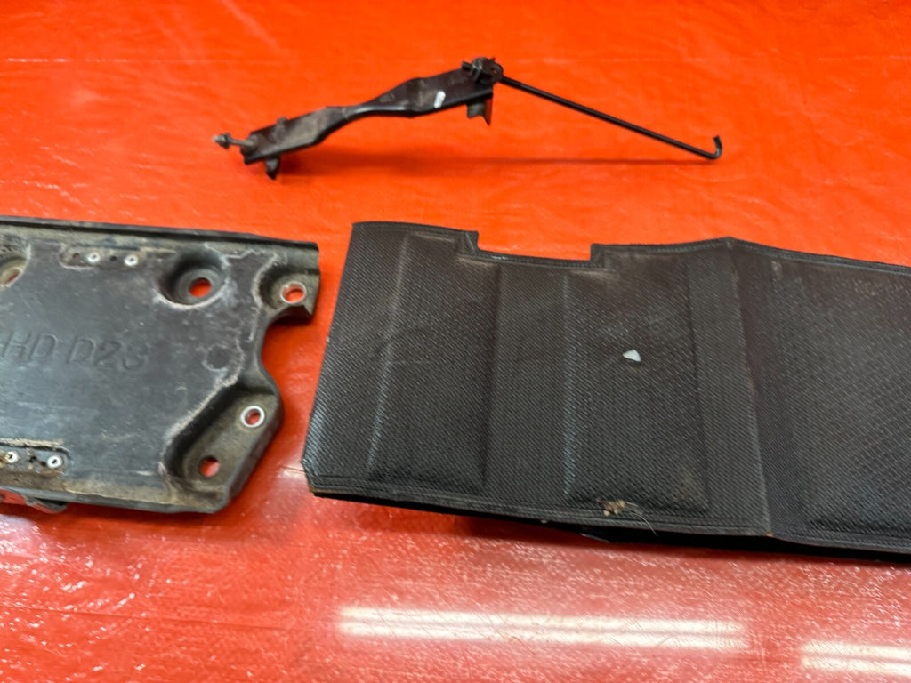 16 20 INFINITI Q50 & Q60 3.0L BATTERY TRAY MOUNTING BRACKET W/ TIE DOWN OEM #2156