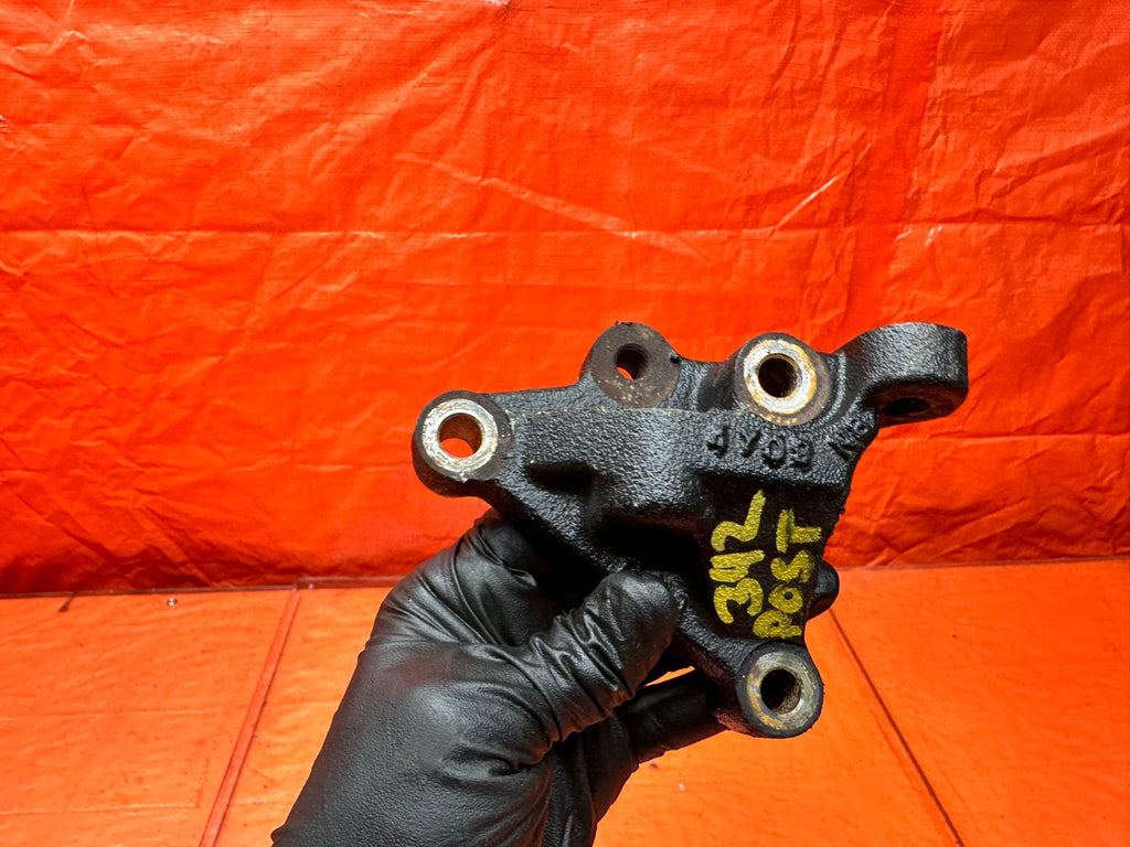 04-05 ACURA TSX 4D 2.4L K24A2 ENGINE TIMING SIDE POST MOUNT BRACKET OEM #3426