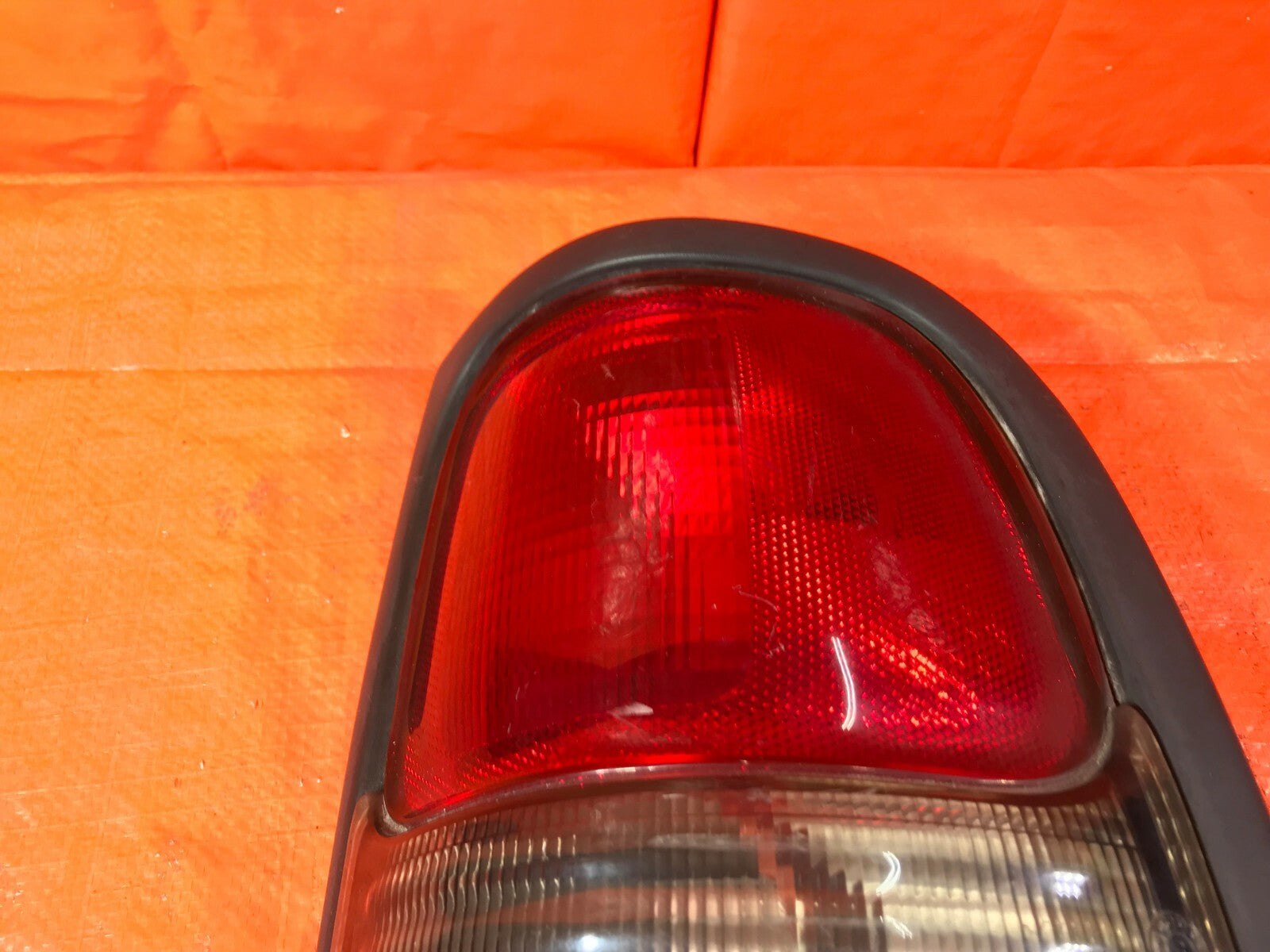 OEM 1998 1999 2000 DODGE RAM 1500 PASSENGER RIGHT TAIL LIGHT LAMP 98 99 550552204