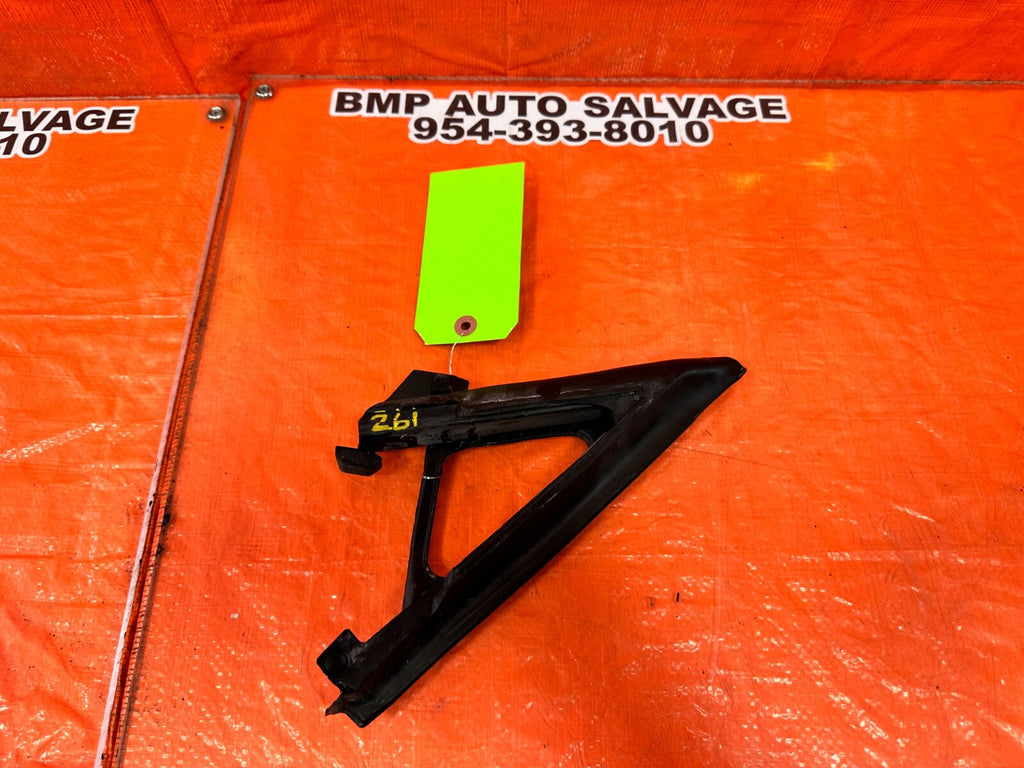 2002 02 LEXUS SC430   DRIVER LEFT WINDOW GLASS TRIM   OEM FACTORY #2618