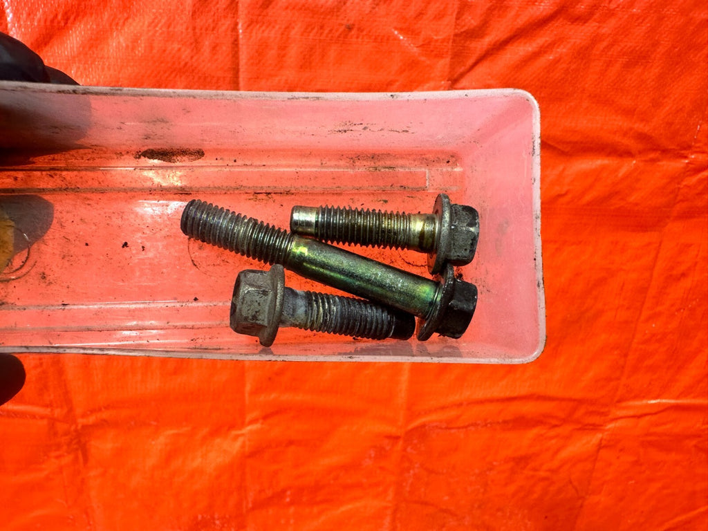 03 07 INFINITI G35 COUPE   DRIVER LEFT MOTOR MOUNT BOLT SET BOLTS   OEM 2980