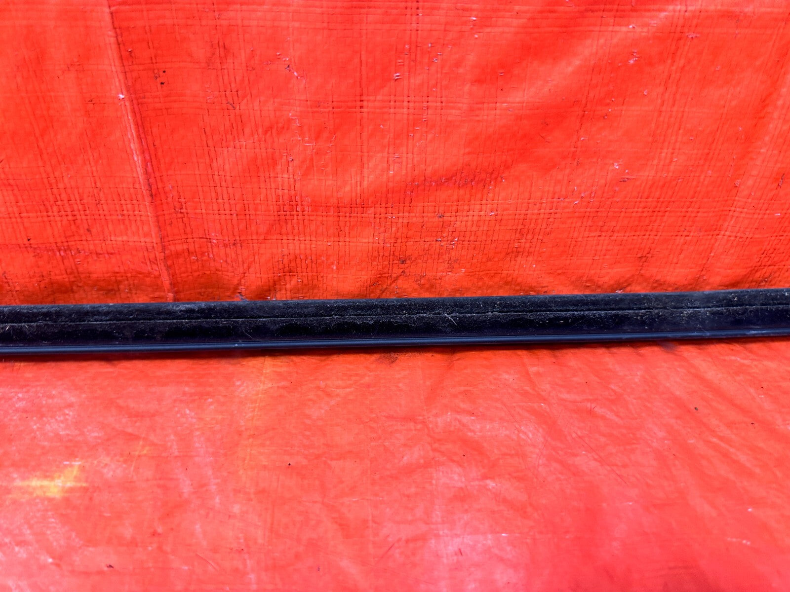 FRS BRZ & 86   PASSENGER RIGHT EXTERIOR WINDOW GLASS TRIM   OEM #2938
