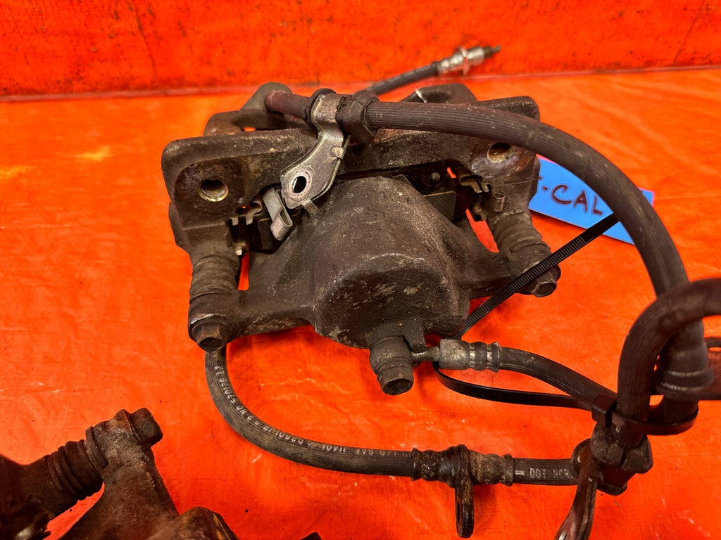 92 95 HONDA CIVIC EX SI   LEFT AND RIGHT FRONT BRAKE CALIPERS AND LINES OEM 3276