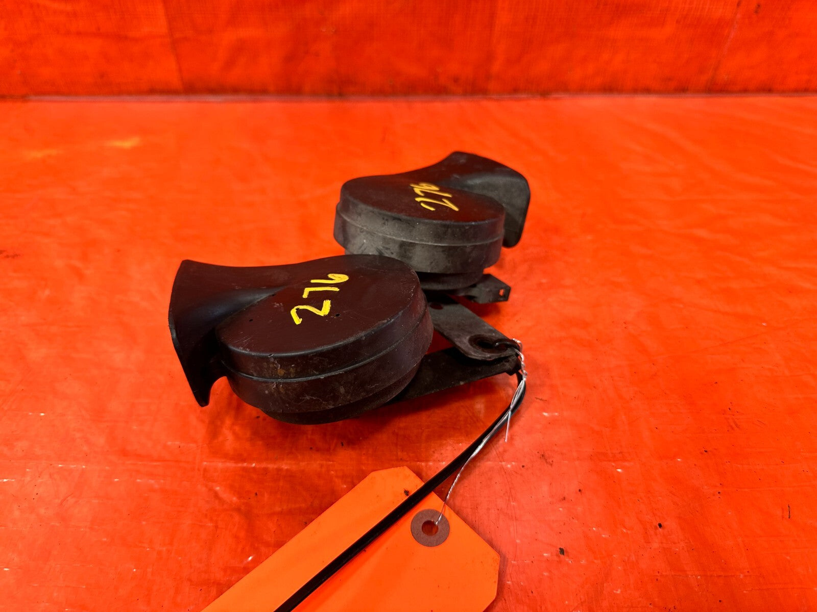 92 00 LEXUS SC300   HORN SET / HIGH AND LOW NOTE HORNS   OEM FACTORY #2767
