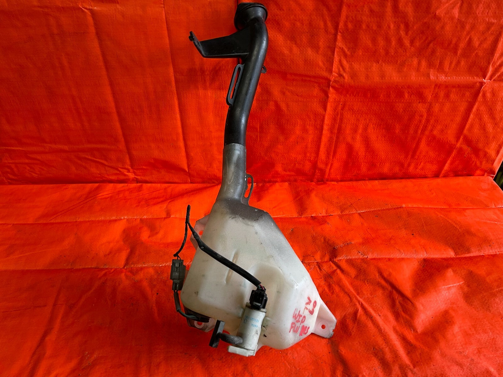 09 12 ACURA RL   WINDSHIELD WIPER FLUID RESERVOIR TANK   76841 SJA A11   OEM OE0