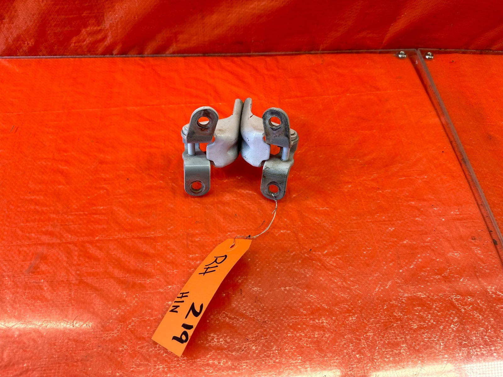 10 16 HYUNDAI GENESIS COUPE PASSENGER RIGHT  DOOR HINGE SET UPPER LOWER OEM #2198