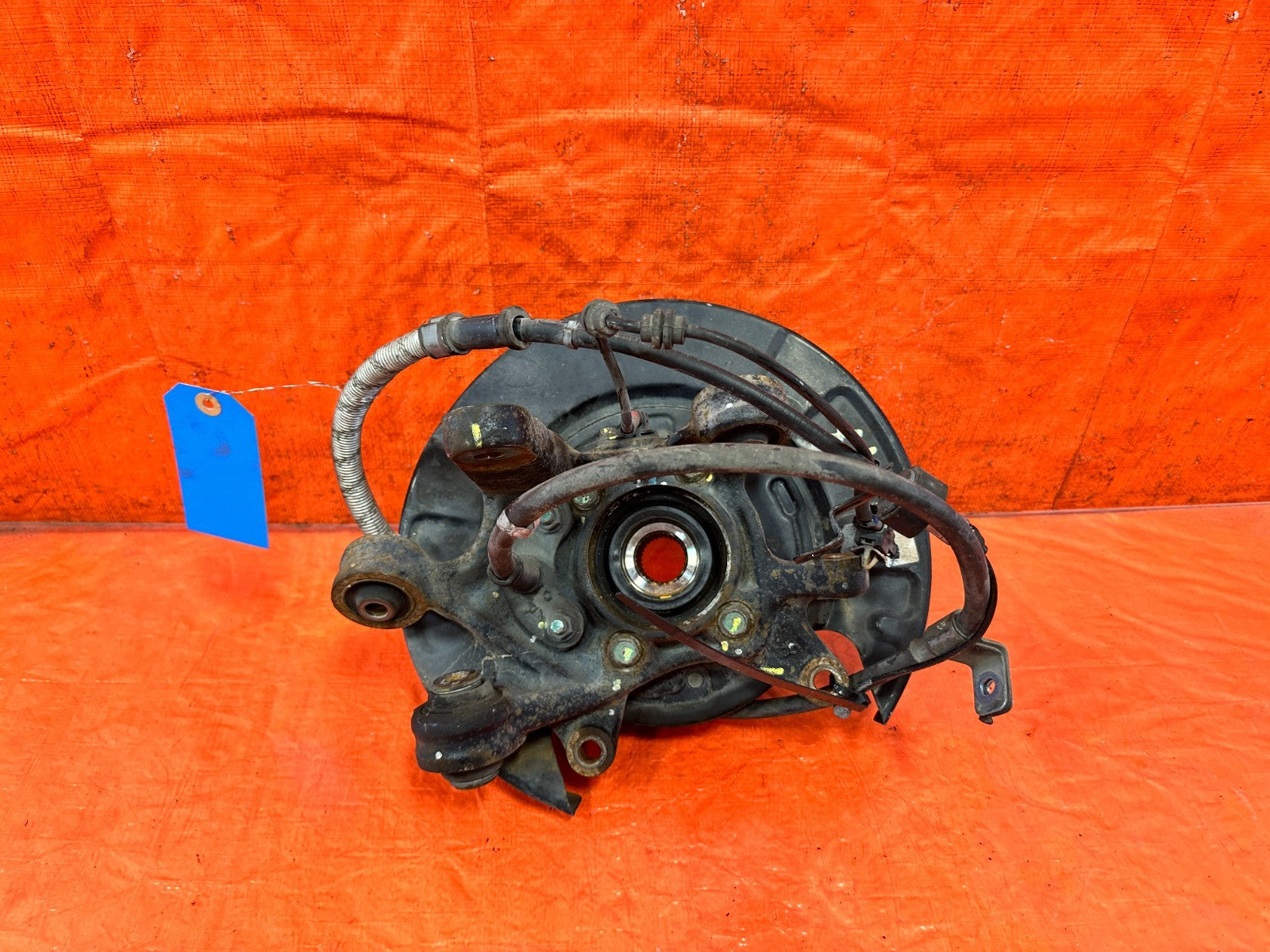 10 16 HYUNDAI GENESIS COUPE   PASSENGER RIGHT REAR SPINDLE KNUCKLE HUB OEM #3257
