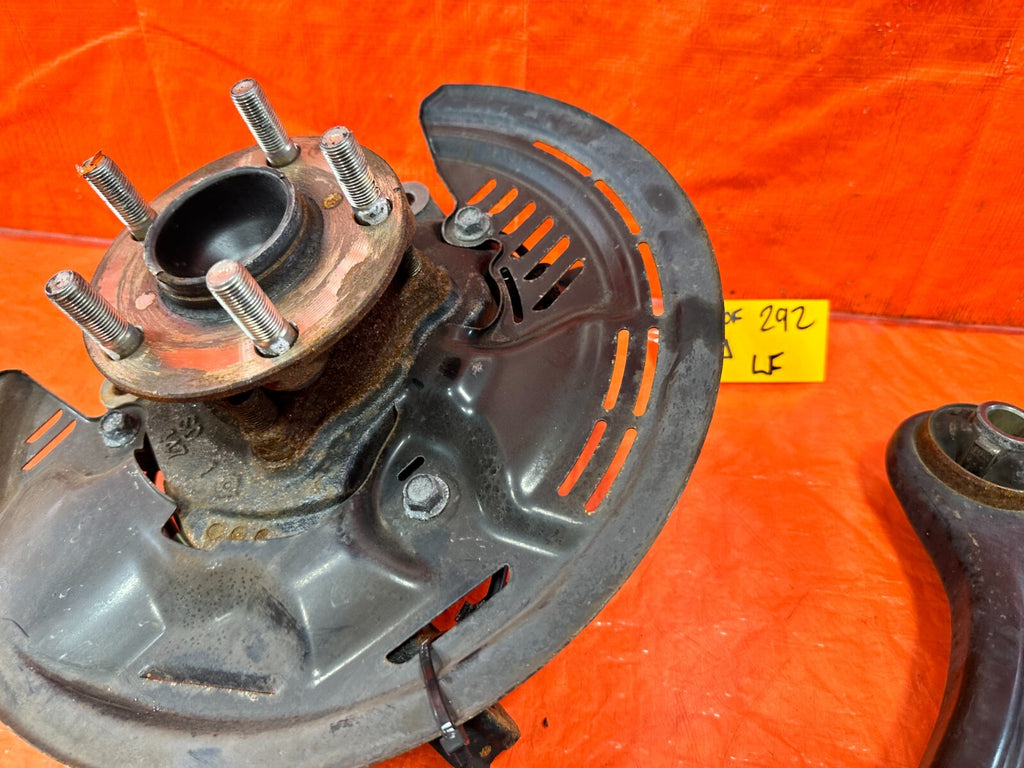 13 24 SUBARU BRZ   DRIVER LEFT FRONT SPINDLE KNUCKLE HUB & LOWER ARM OEM 2924