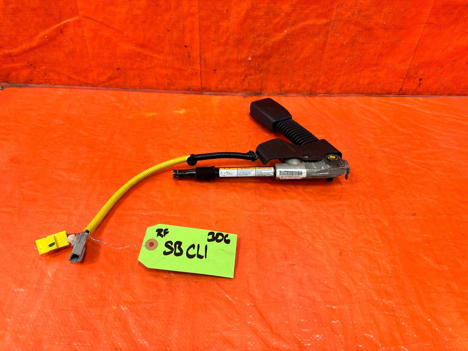 02 05 HONDA CIVIC SI EP3 HATCH RIGHT FRONT SEAT BELT BUCKLE CLIP OEM #3060