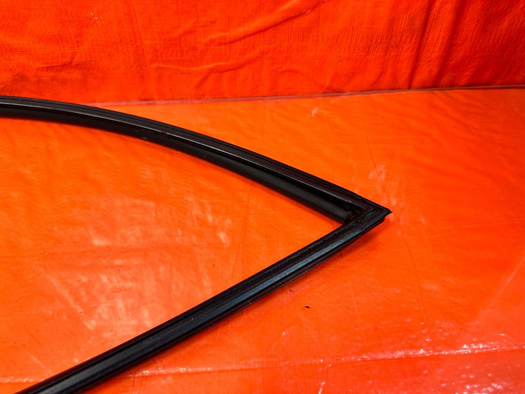 06 11 CIVIC 4D SEDAN   DRIVER LEFT FRONT WEATHER STRIP RUN CHANNEL OEM #2706