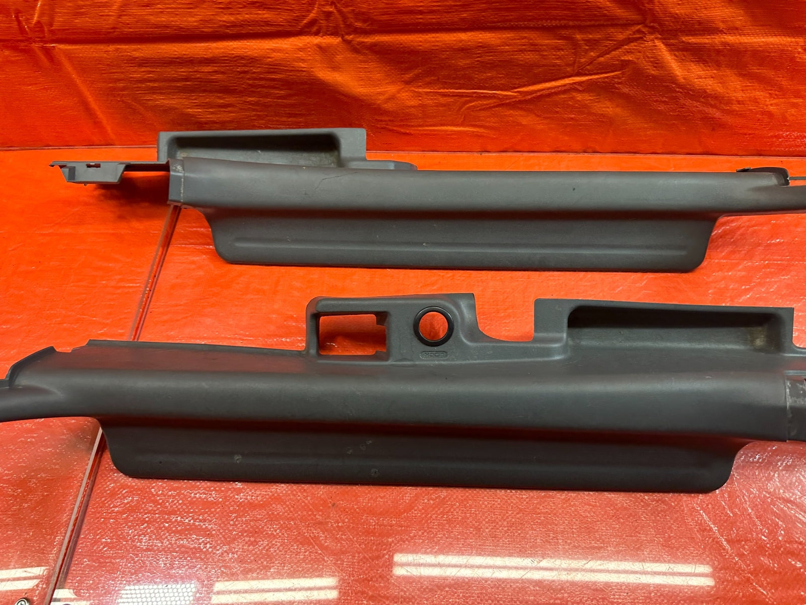 96 00 HONDA CIVIC SEDAN  LEFT AND RIGHT FRONT FLOOR PILLARS SCUFF PLATES OEM 1957