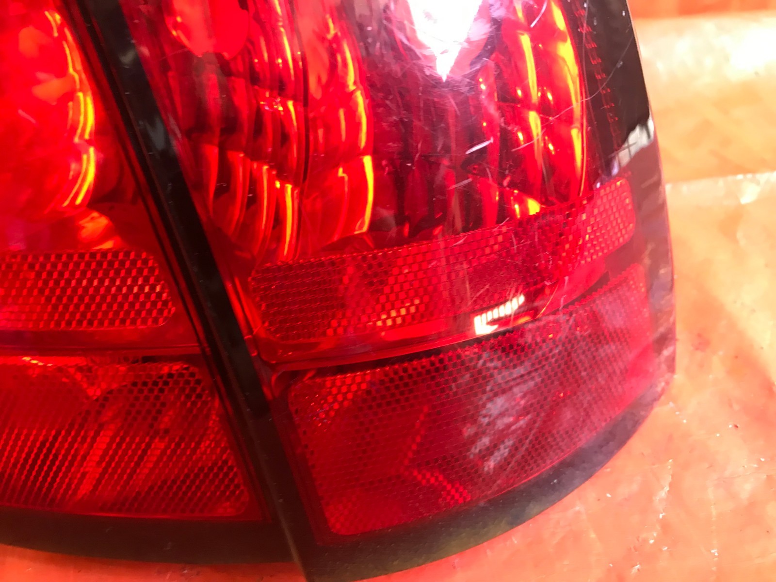 OEM 2004 04 FORD MUSTANG PASSENGER RIGHT TAIL LIGHT LAMP R RH  3