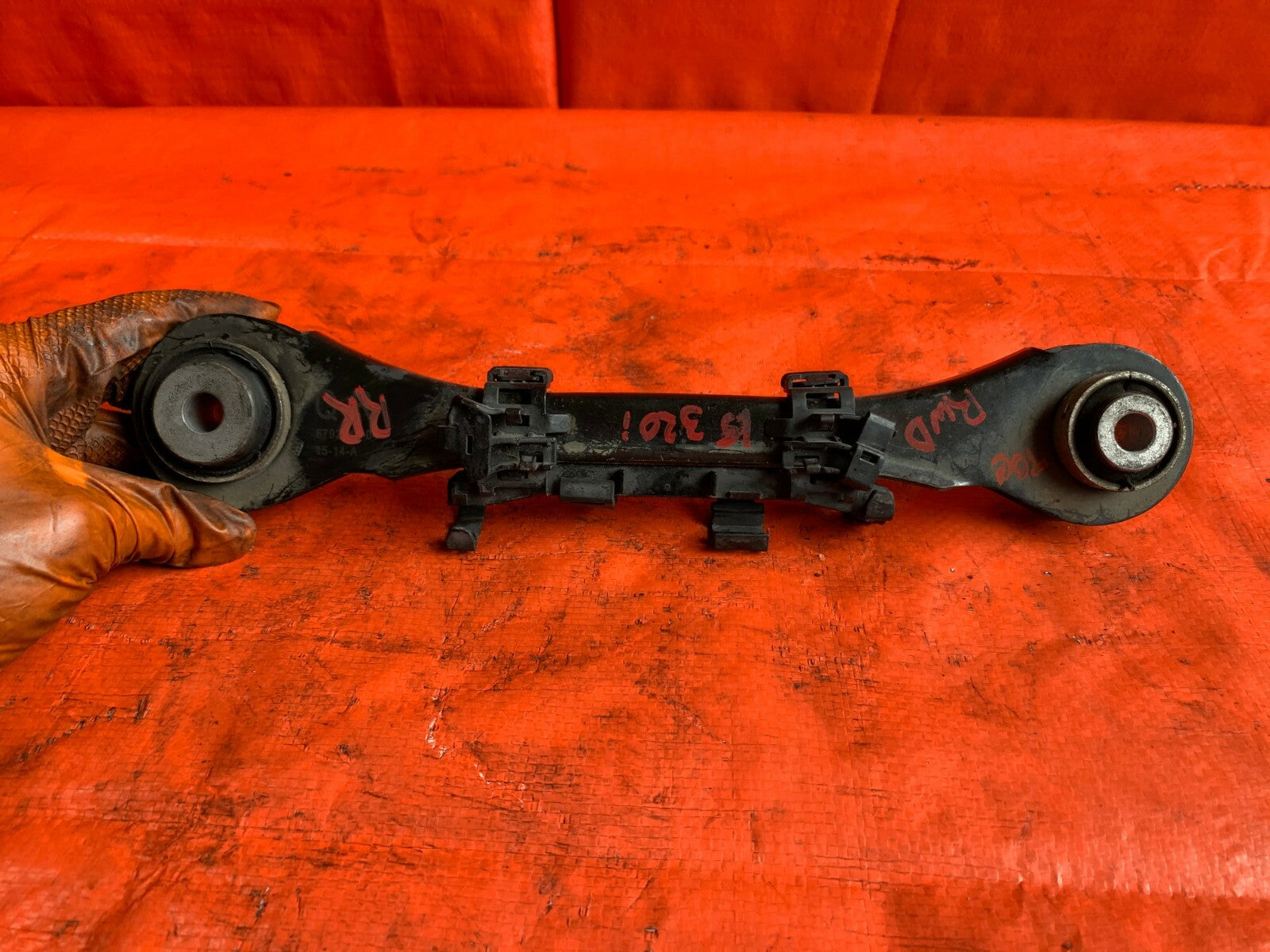 OEM 2015 BMW 320i RWD   DRIVER LEFT REAR UPPER CONTROL ARM   6 792 5197