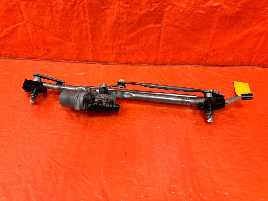 13 20 SUBARU BRZ   WINDSHIELD WIPER MOTOR W/ LINKAGE   OEM FACTORY #2926