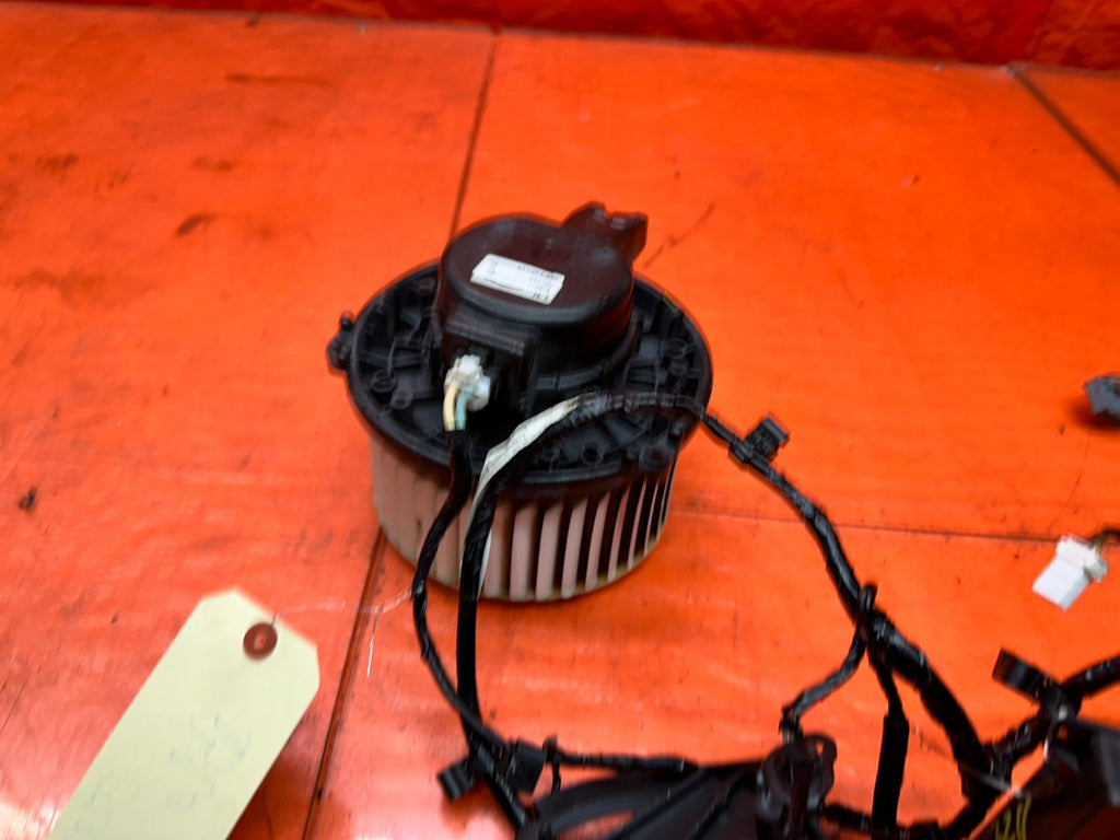 18 21 HONDA ACCORD 2.4L HEATER AC A/C BLOWER MOTOR WITH RESISTOR MODULE OEM #32411